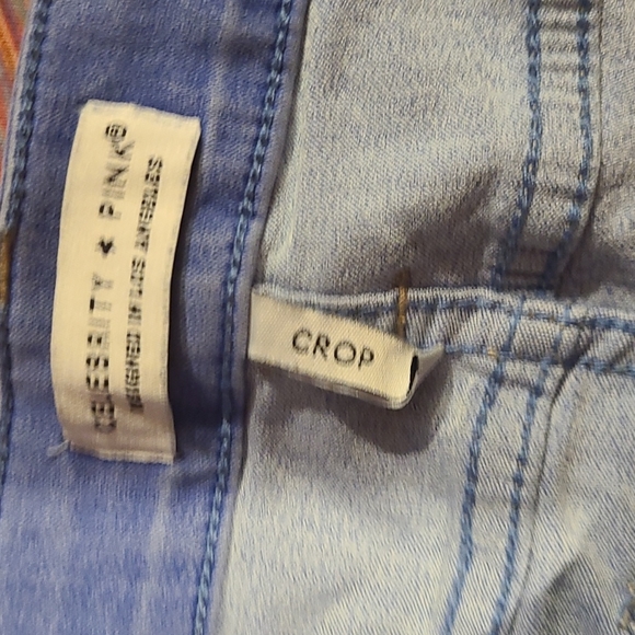 Celebrity Pink Crop Skinny Jeans, Lighter Blue Denim, Size 9/29 - Picture 8 of 9